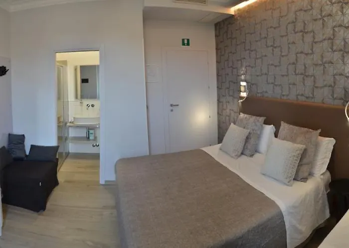 فندق مبيت وإفطار At Your Place 4*