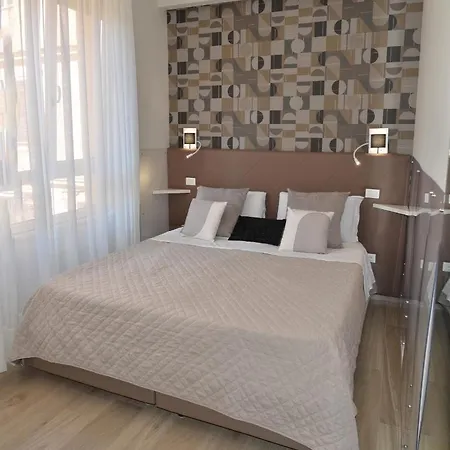 Nocleg ze śniadaniem At Your Place Rzym