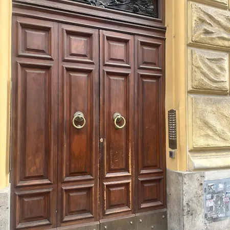 Nocleg ze śniadaniem At Your Place 4*